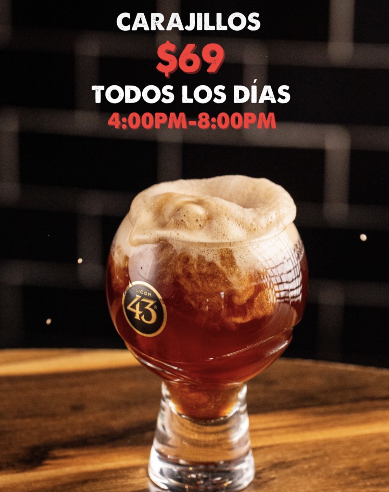 Carajillo con espuma en copa de Licor 43
